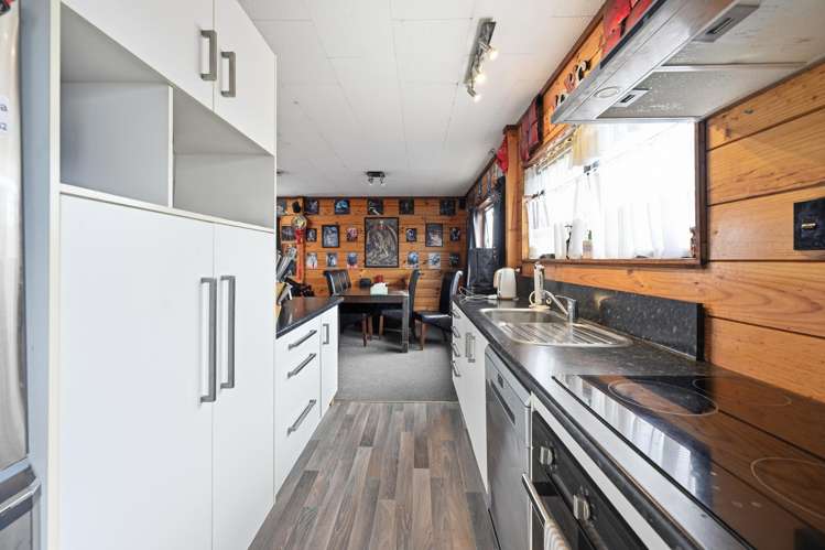 15B Ngahu Street Fairy Springs_5