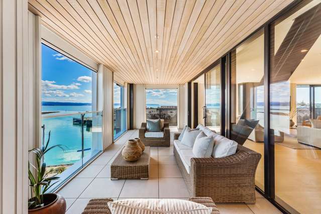 Luxury Home in the Sky - Supreme Waterfront Views