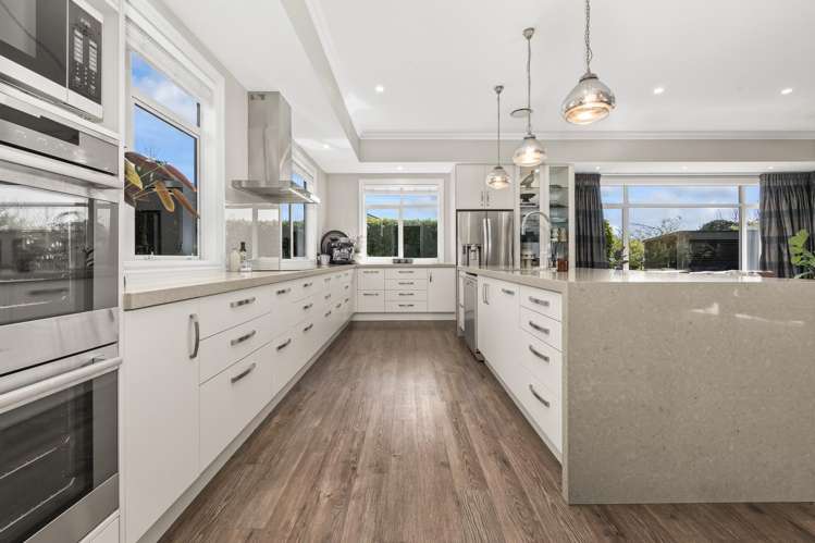 1097 Queen Street East Levin_20