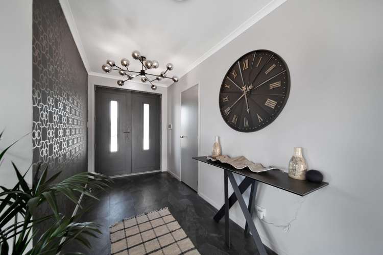 33 Honeyfield Drive Whalers Gate_2