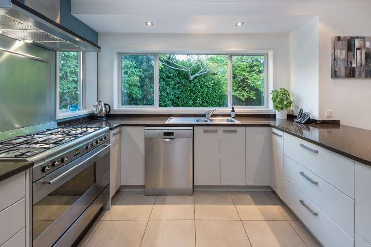 7 Christensen Place Forrest Hill_10