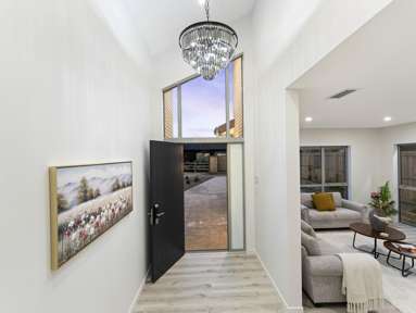8 Munro Oak Lane_1