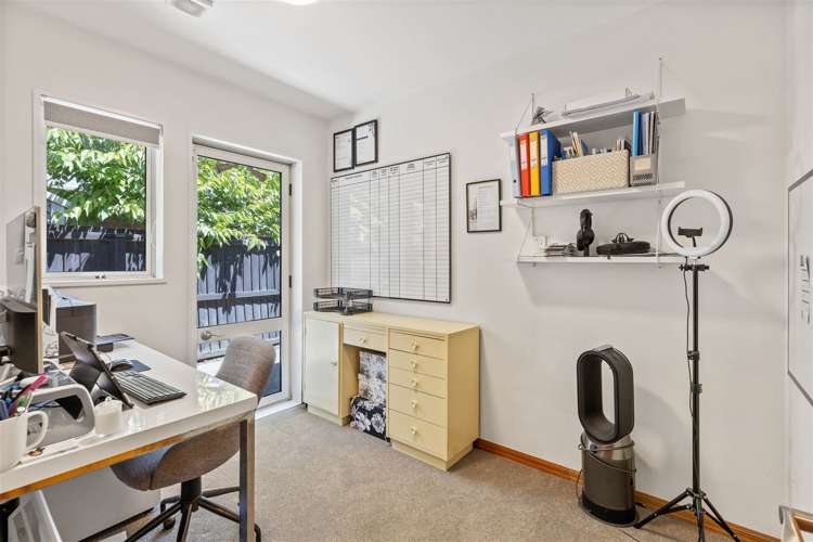 15 Apsley Drive Russley_8