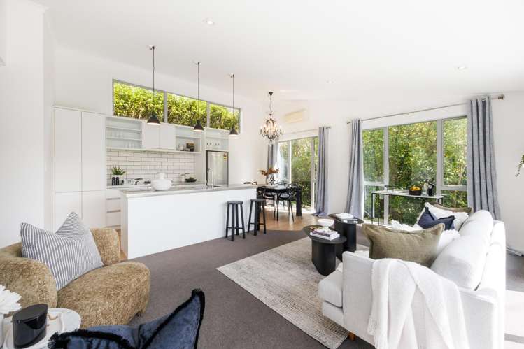 16a Springdale Grove Fitzherbert_4