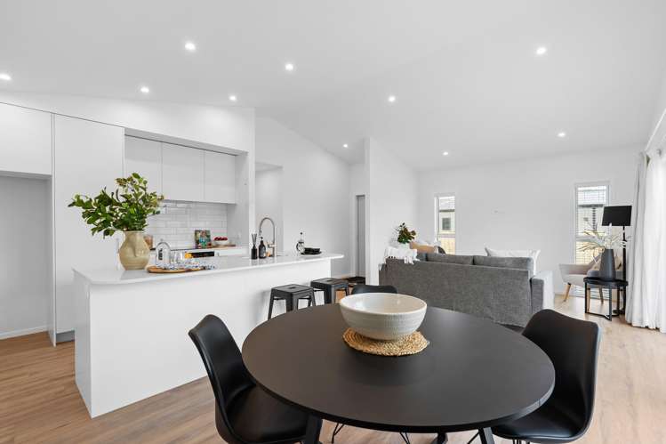 77 South Road_5