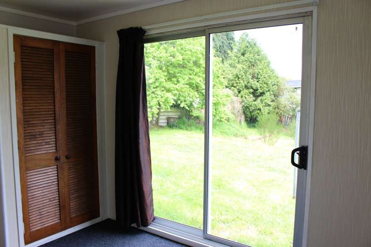 12 Grayson Avenue Mangakakahi_12
