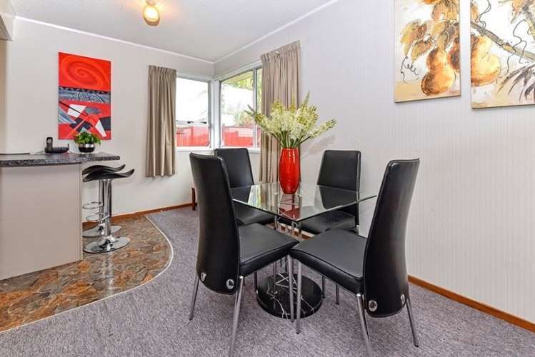 2/11 Chamade Place Clover Park_7