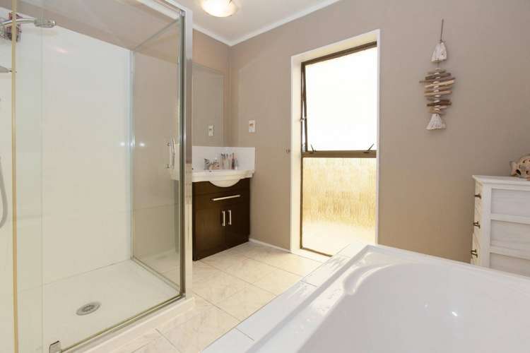 2/170 Stapleford Crescent Browns Bay_8