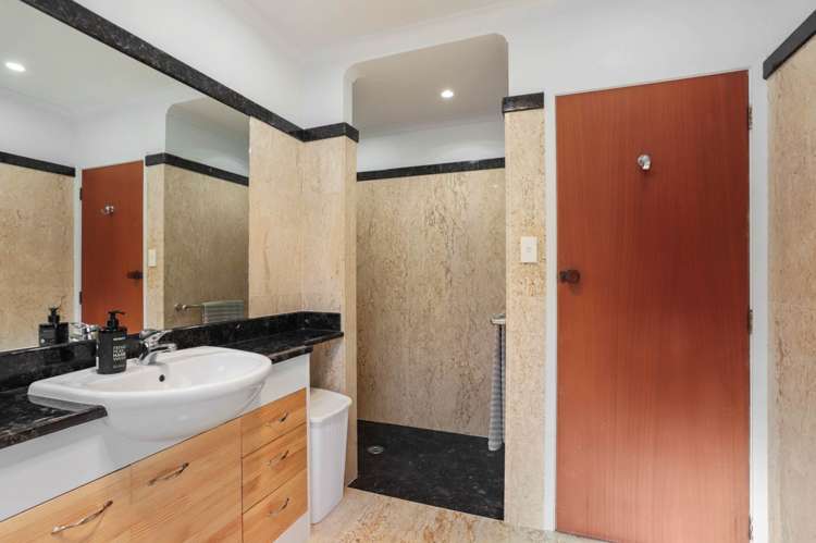 18 Nui Mana Place Te Atatu South_16