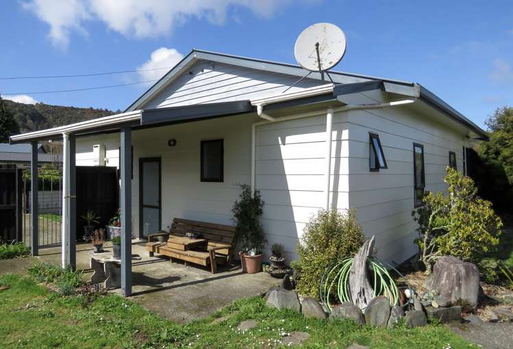 32 Coal Street Reefton_17