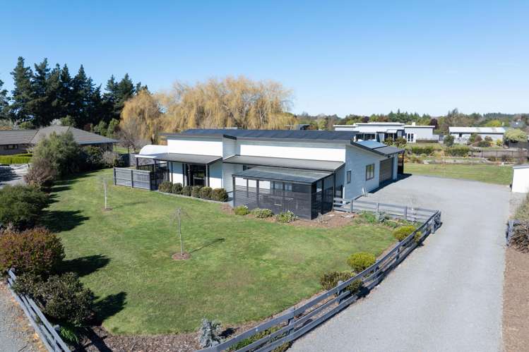 4/15 Thornton Close_0