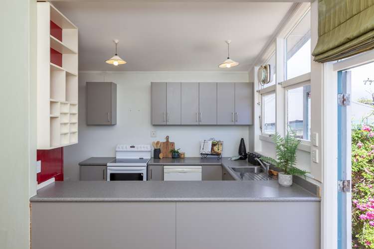 18 Tui Road Raumati Beach_8