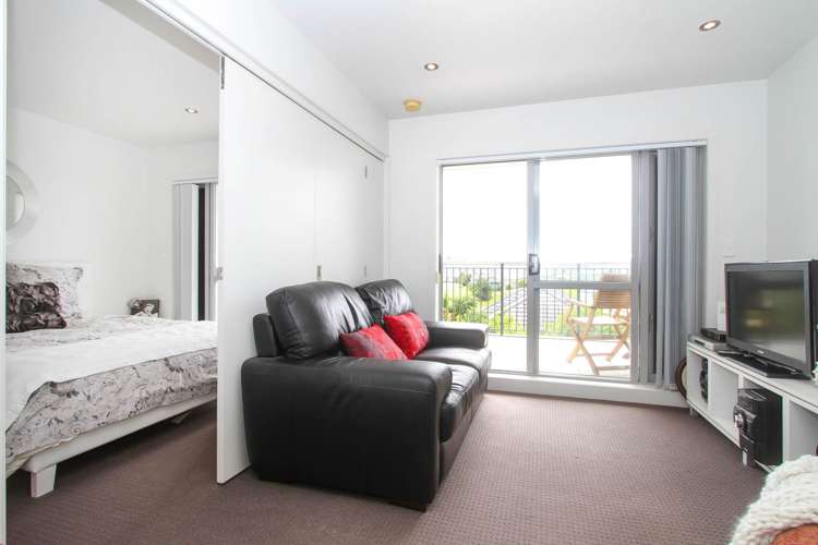 B12/60 Masons Road Oteha_5