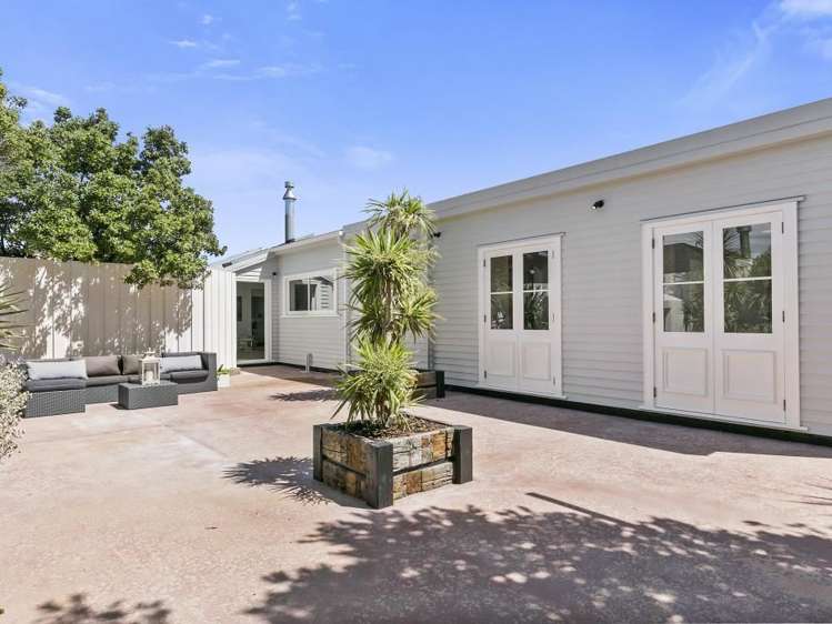 68a Lyall Parade Lyall Bay_13