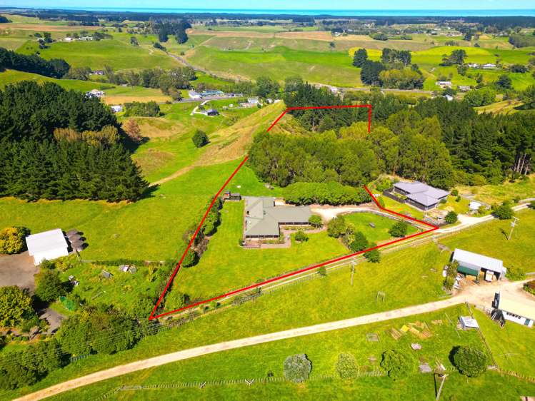 208 Holmwood Road Kaitoke_2