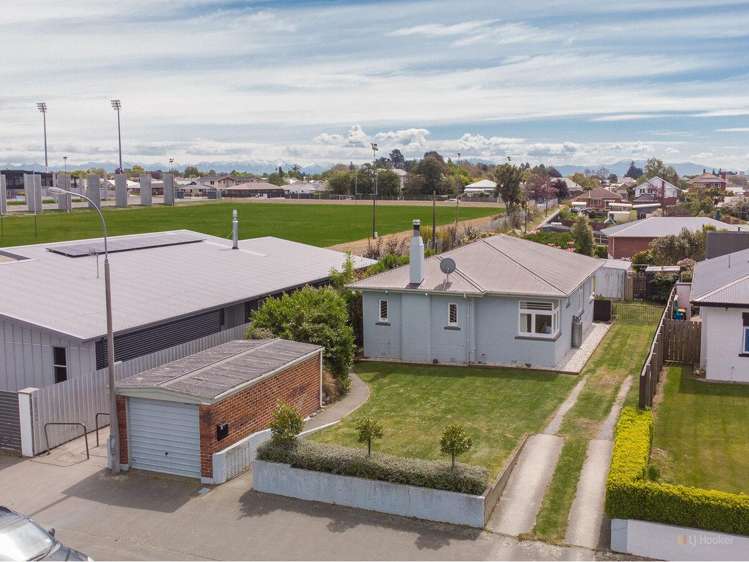 19 Raymond Street West End_16