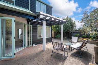 8B Stoneleigh Court_3