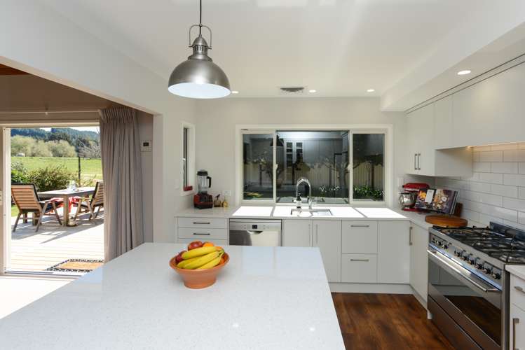 10 Churchill Drive Taradale_12