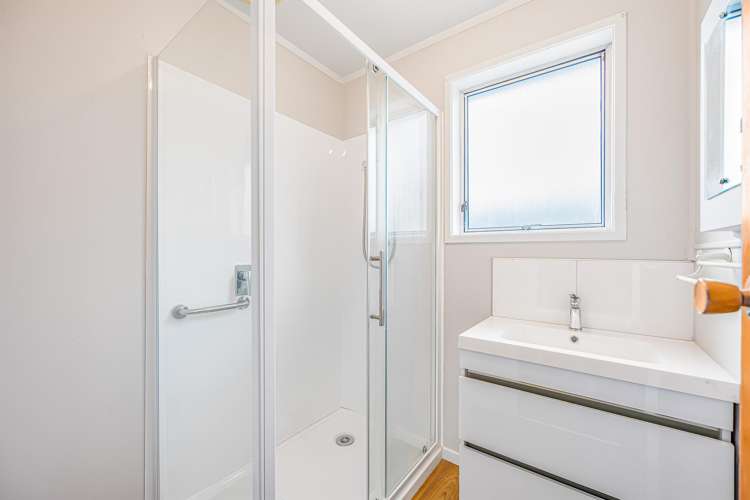 99 Riverpark Crescent Henderson_13