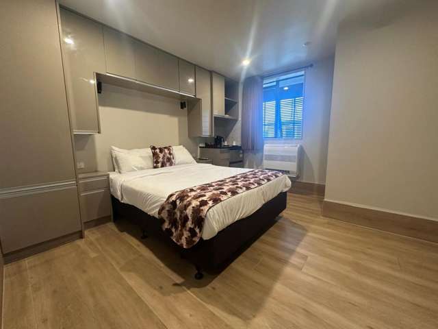 1/245 Mount Albert Road 10082_1