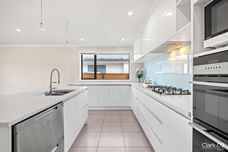 192 McLintock Street North_3