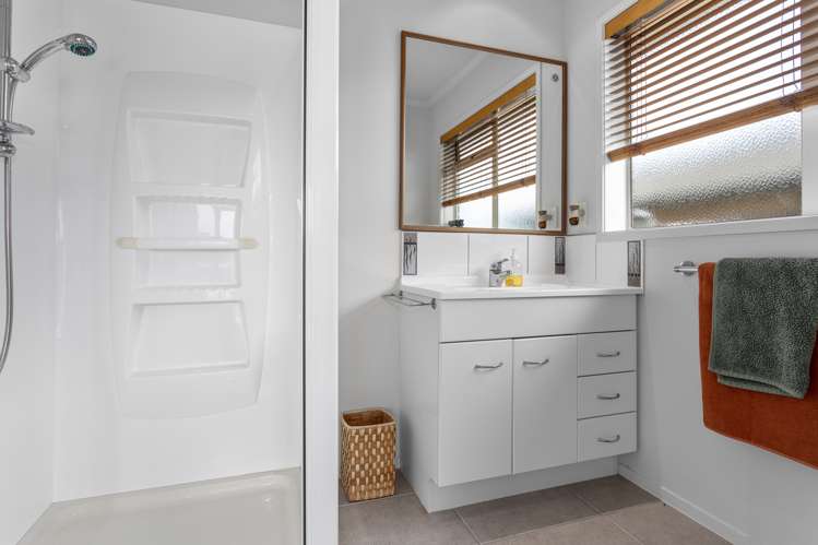 29 Edgewater Grove Whakatane_11