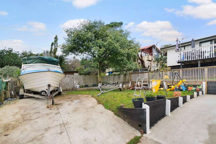 46 Maywood Crescent Glen Eden_7