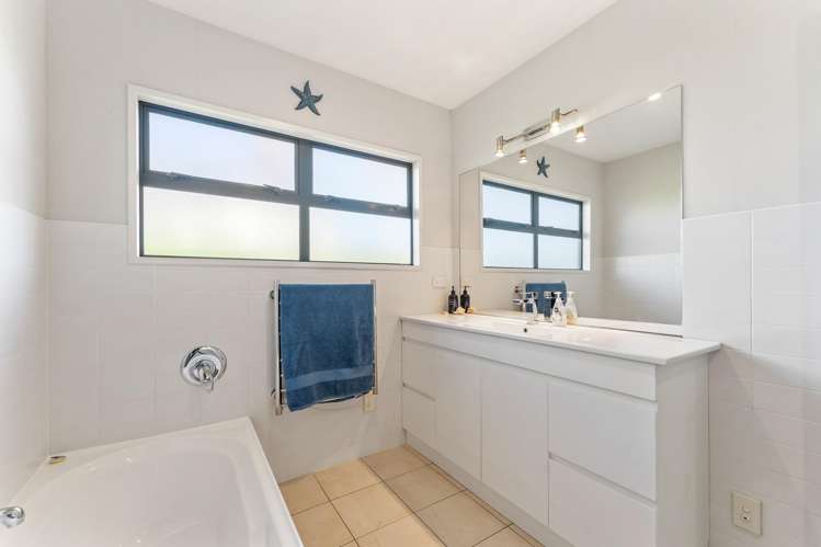 35 Blue Heron Rise Stanmore Bay_16