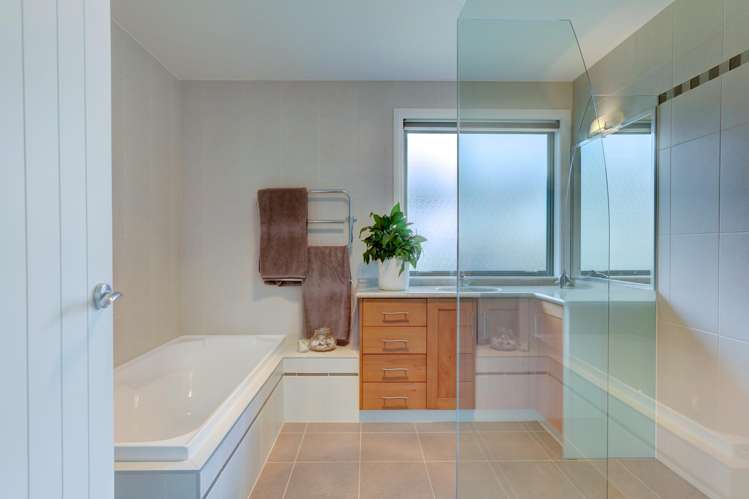 13 Florance Avenue Russell_14