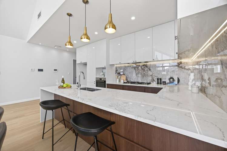 10 Tuwai Crescent Opaheke_14