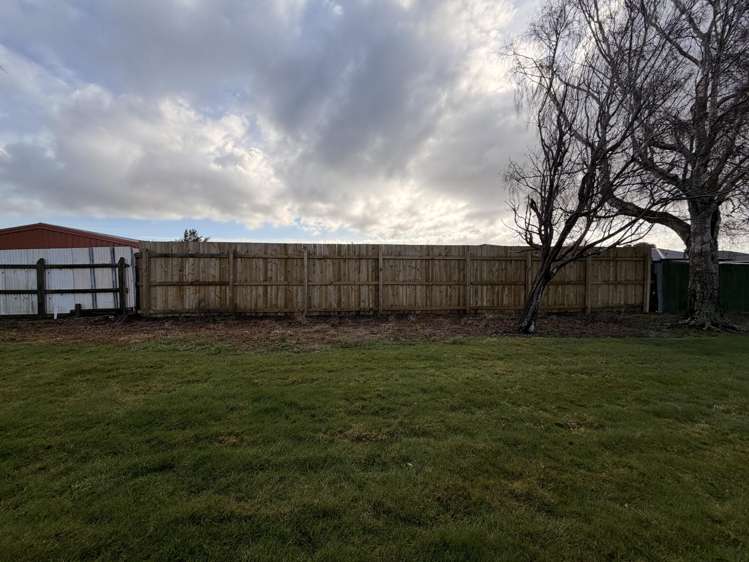22 Avenal Street Avenal_36