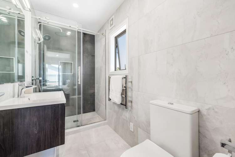 4 Waihanga Way Bucklands Beach_13