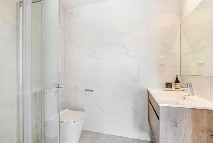 10 Arran Point Parade Orewa_11