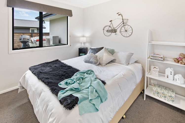 17 Tirimoana Place Otamatea_13