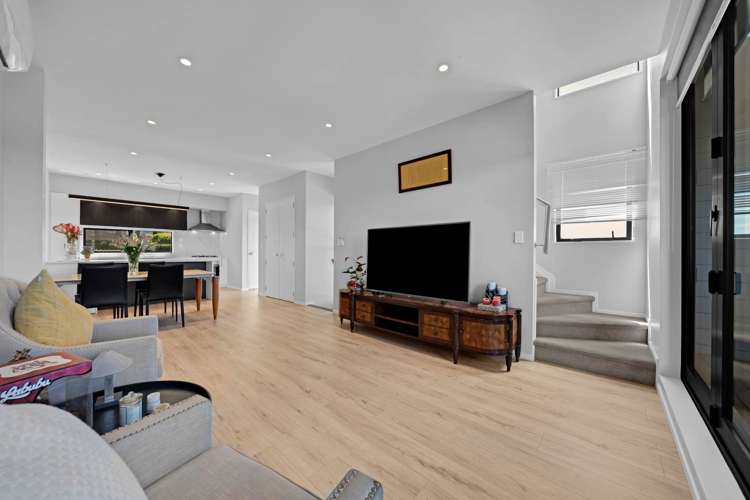 9/701 Hillsborough Road_5