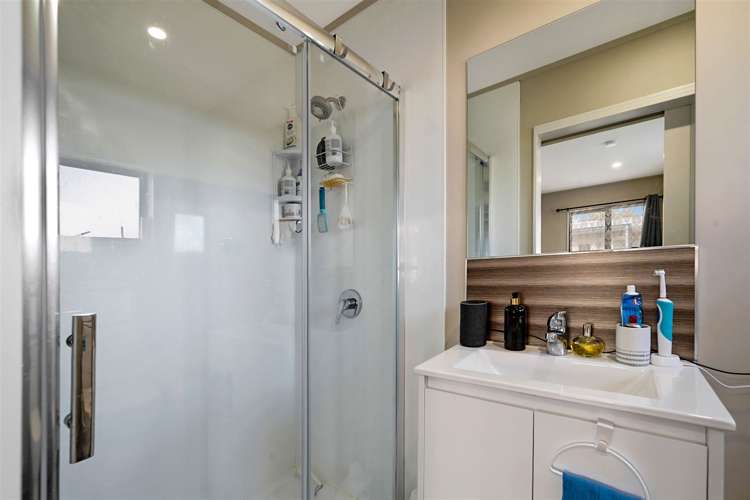 69 Glenview Road Glen Eden_8