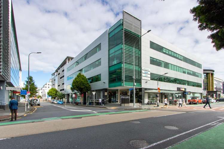 R7/123 Carlton Gore Road Newmarket_4