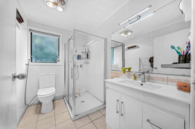 2/10A Lupton Road Manurewa_12