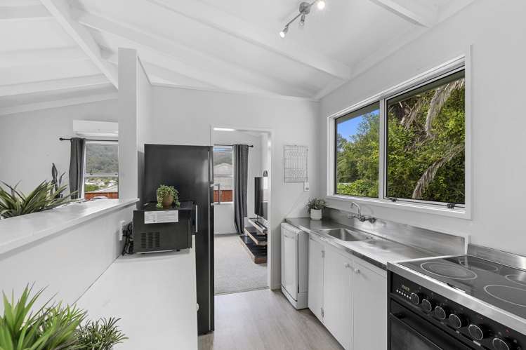 7 Waipuna Grove Stokes Valley_8