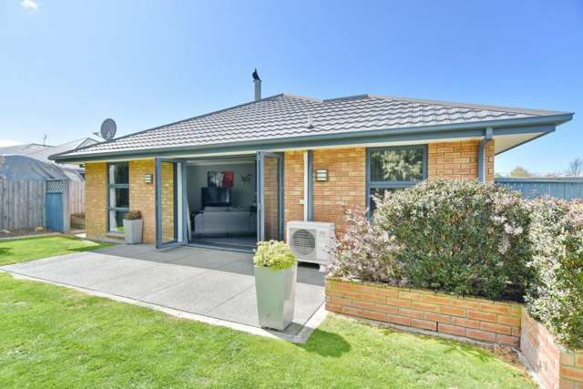 Family Home with Two Garages