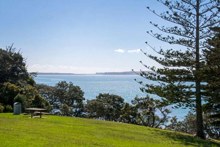 62 Marine Parade Mellons Bay_23