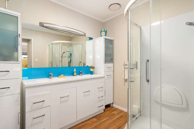 12 Tui Street Point Chevalier_12