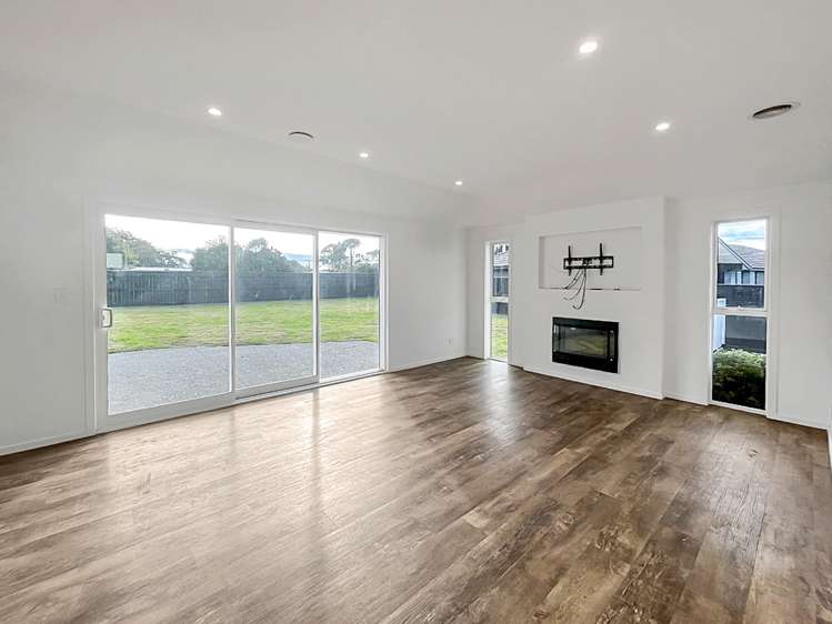 111 Johnstone Drive Fitzherbert_3