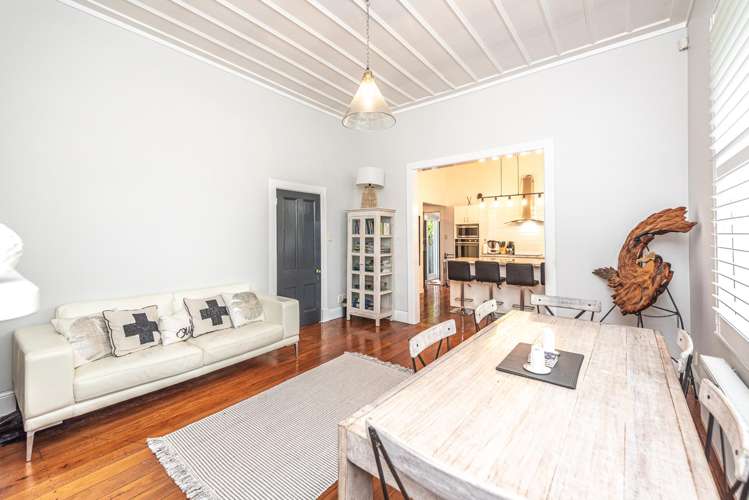 24 Brassey Road Saint Johns Hill_8