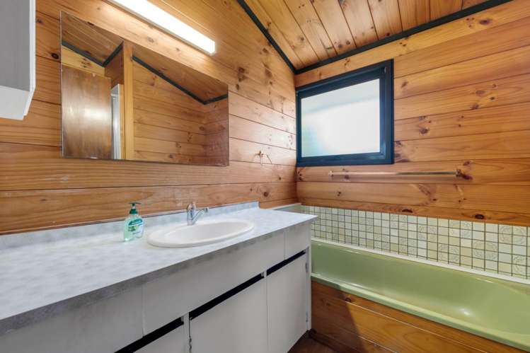 61 Carlton Crescent Maraetai_12