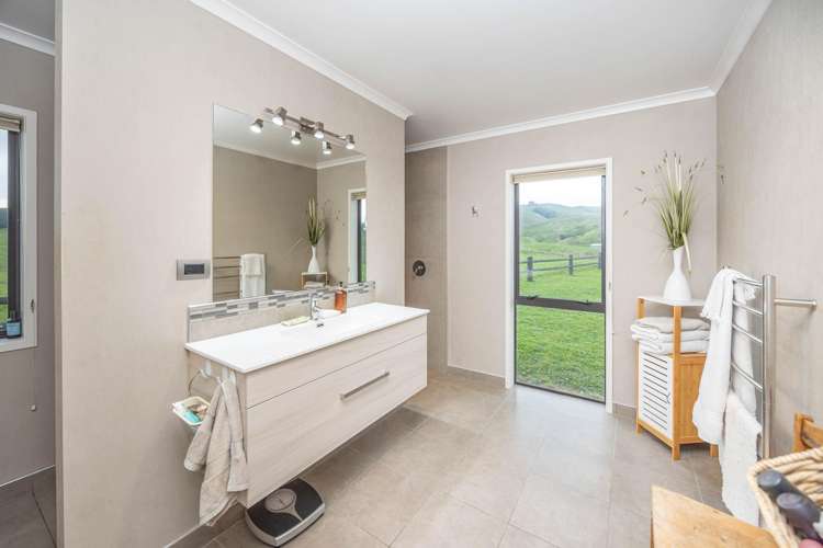 208 Seafund Road Wharepuhunga_13