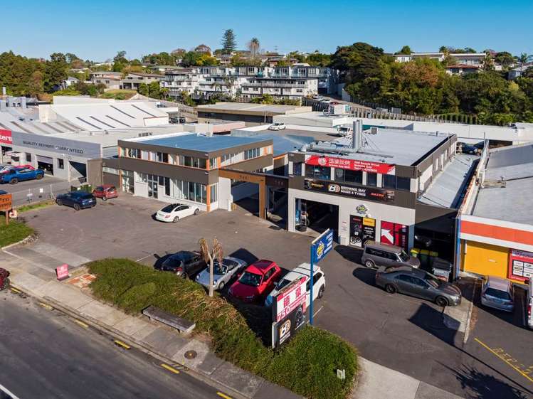 Level 1/748 Beach Road Browns Bay_7