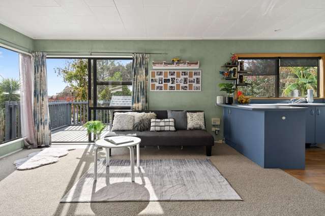 Vendor Says Sell! Vacant & Move in Ready!