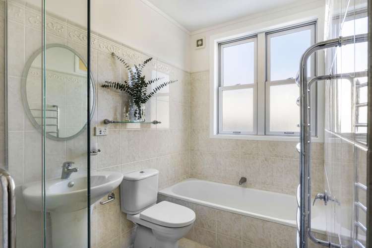 2 and 3/14 Portland Road Remuera_15