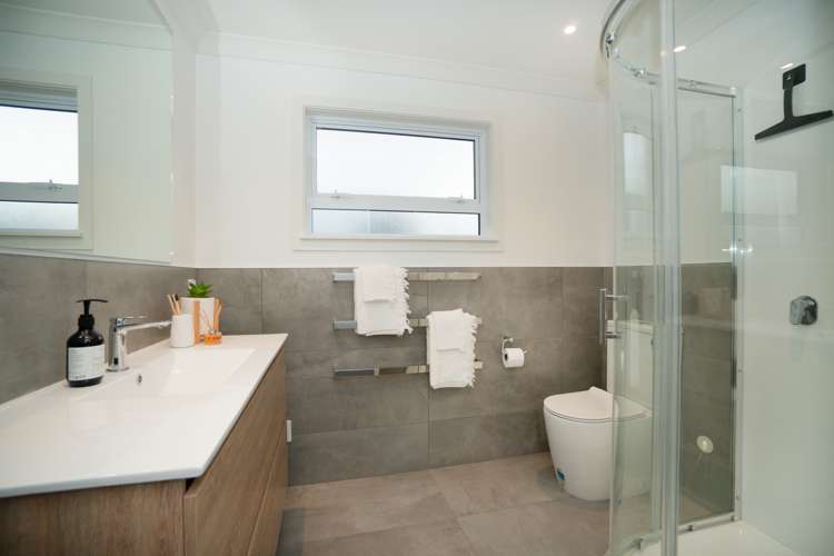 7 Sovereign Court West End_21